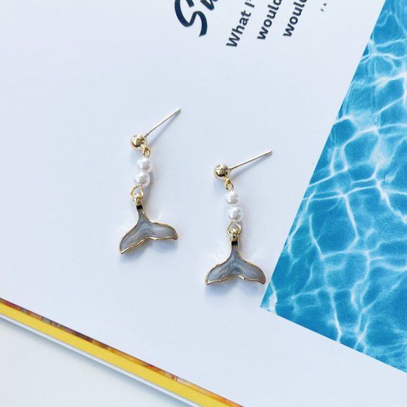 3/$35 Fish Tail Pearl Earrings - Picture 2 of 5